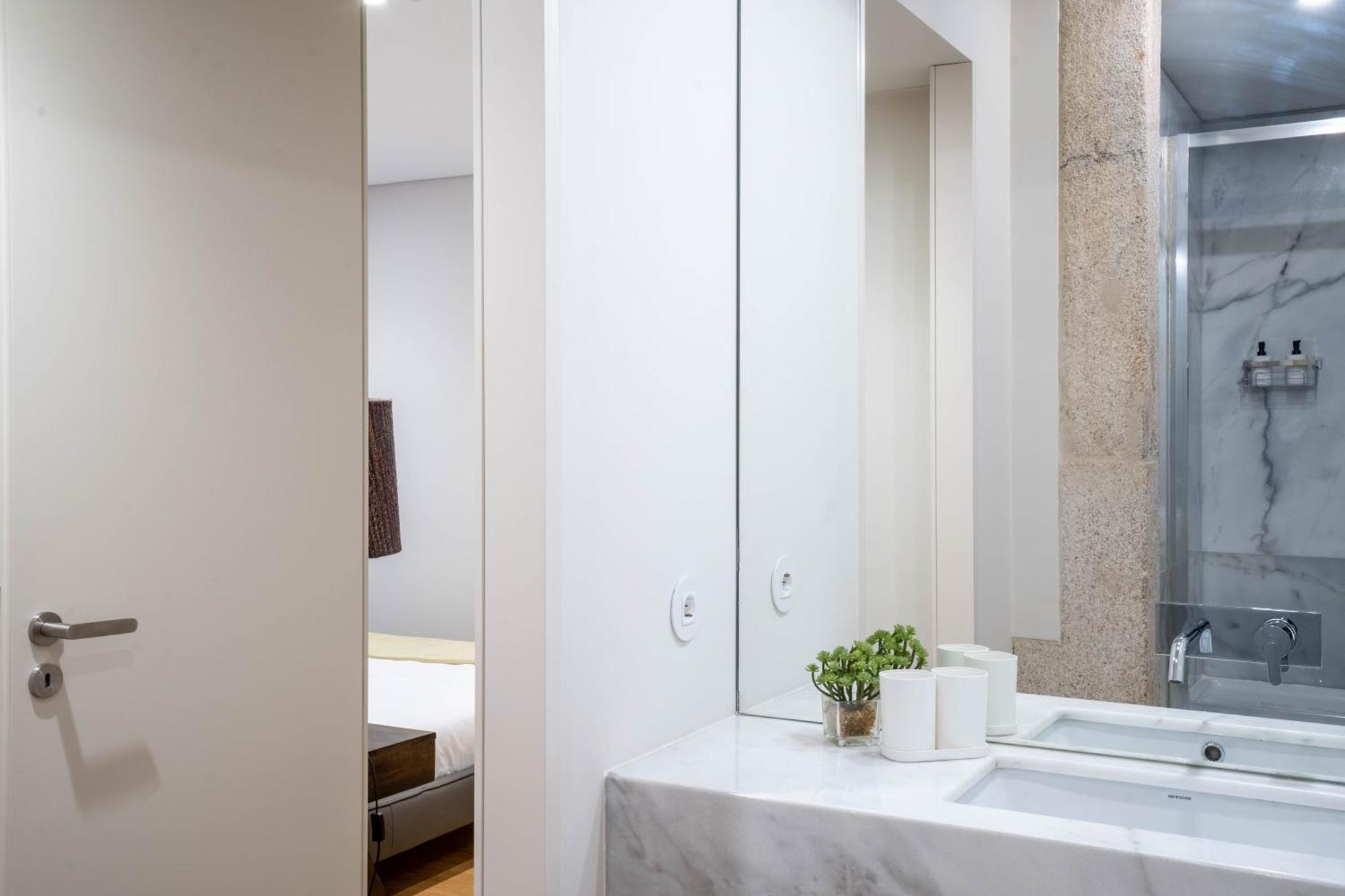Primrose 1Br Delight W Parking By Lovelystay Porto Exterior photo