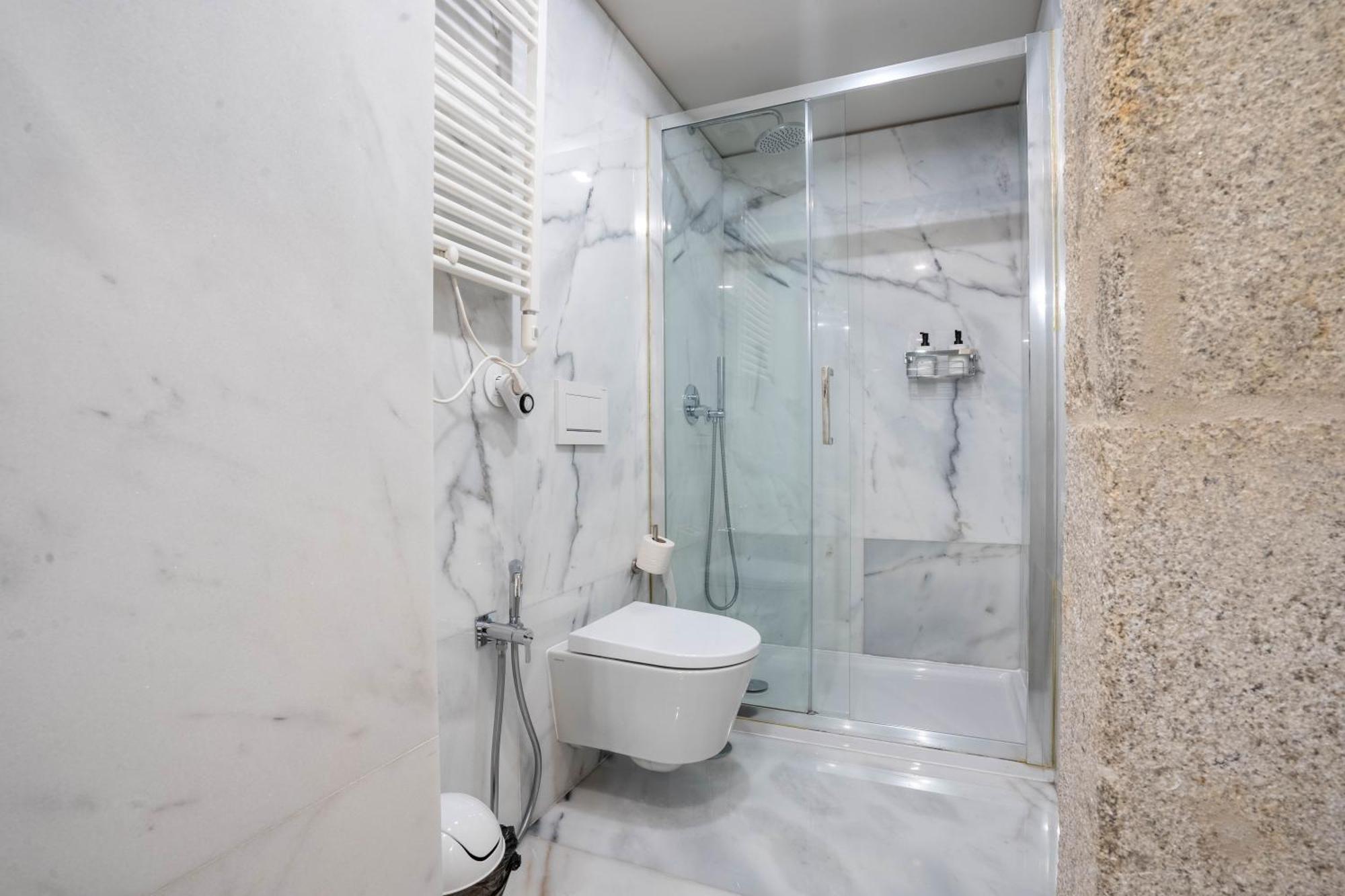 Primrose 1Br Delight W Parking By Lovelystay Porto Exterior photo